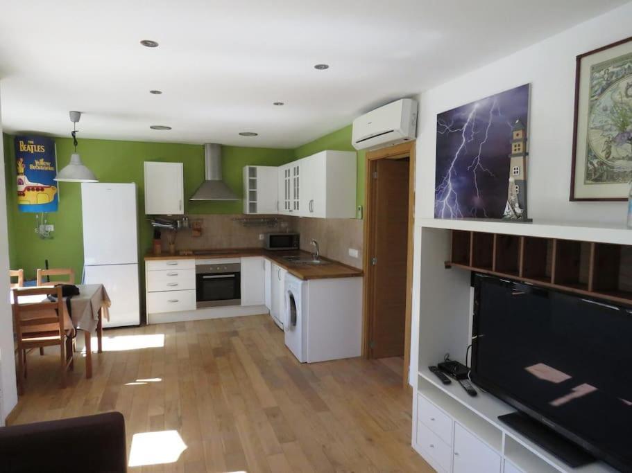 Coqueto Alojamiento Con Banera De Hidromasaje Apartment Tarragona Ngoại thất bức ảnh